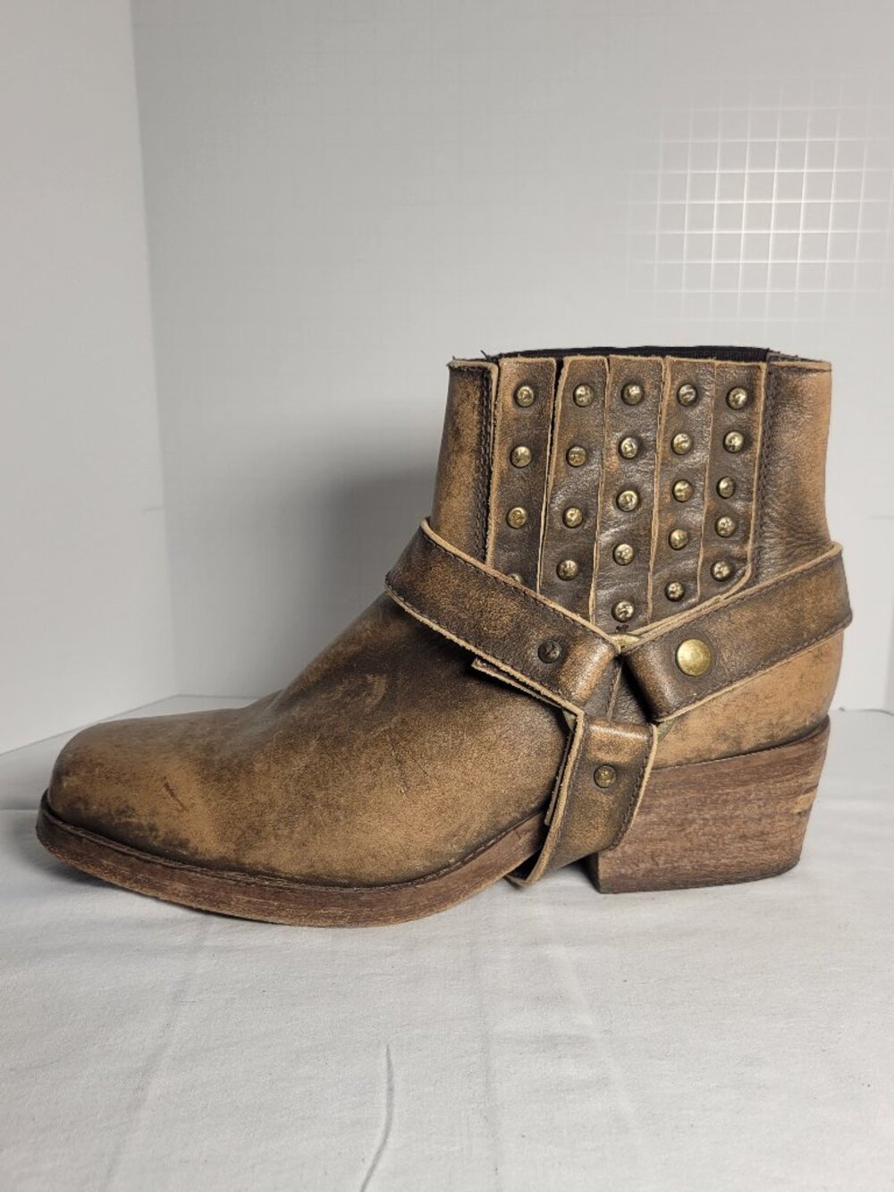 Circle G Distressed Leather Studded Harness Western Boots 9M